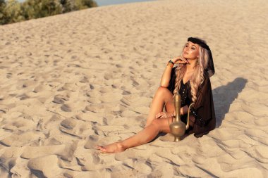 Kum tepelerinde yaz yürüyüşü