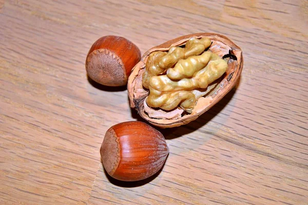 Hazelnuts Walnuts Table Background — Fotografia de Stock