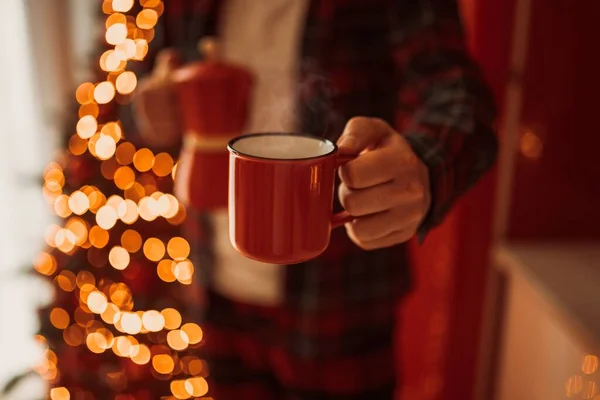 Homme Pyjama Tenant Café Dans Une Tasse Rouge Avec Une — Photo