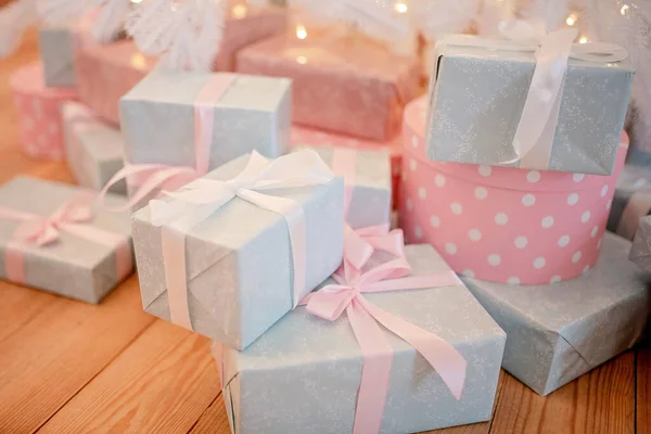 Festively Wrapped Boxes Christmas Tree — Stock Photo, Image