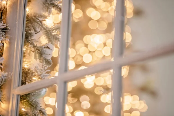 Christmas Tree Garland Reflection Window — Stock Photo, Image