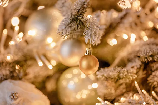 Vánoční Stromeček Slavnostně Zdobený Míčky — Stock fotografie