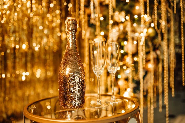 Mutlu Noel Ler Bir Şişe Şampanya Bardaklar — Stok fotoğraf