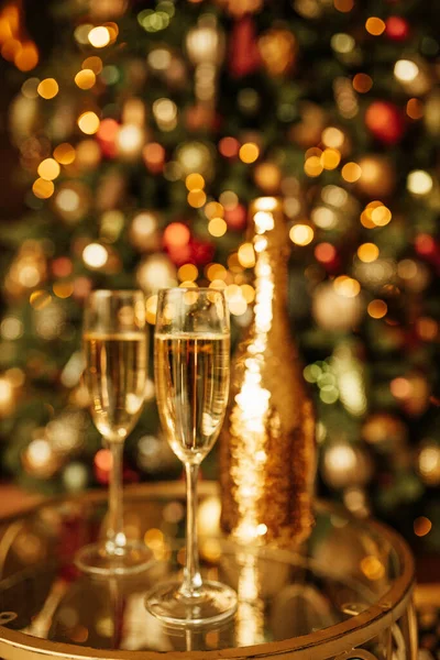 Celebrating Merry Xmas Bottle Champagne Glasses — Stock Photo, Image