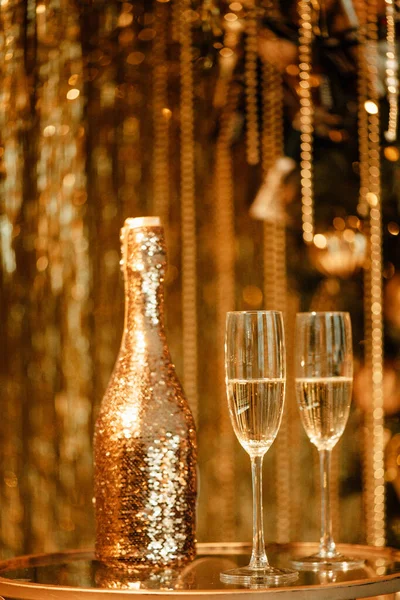 Vrolijk Kerstfeest Fles Champagne Met Glazen — Stockfoto