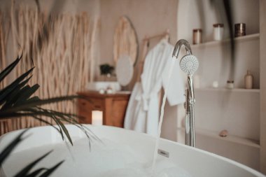 İskandinav tarzı tuvaletin içi.