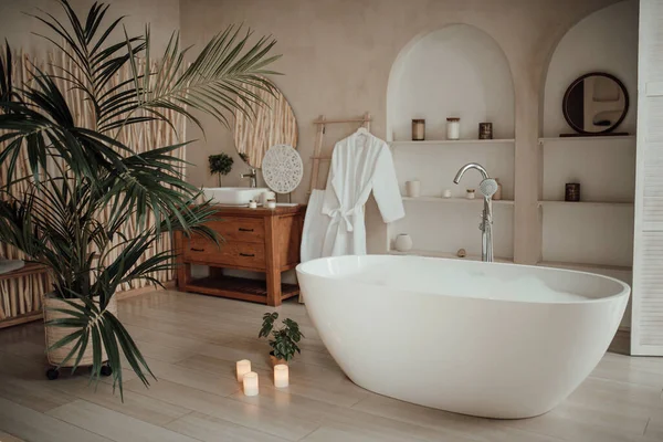 İskandinav tarzı tuvaletin içi.