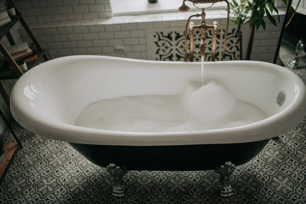 Bathtub Luxurious Bathroom Royalty Free Stock Images