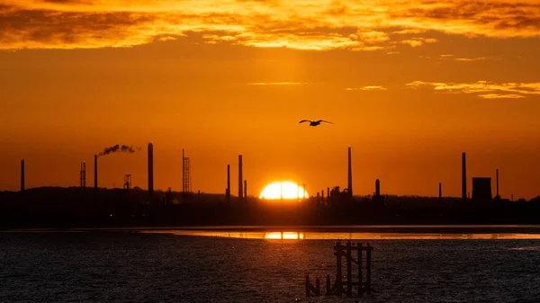 Epischer Sonnenaufgang Der Ölraffinerie Stanlow Und Kraftwerk Der Mersey Estuary — Stockfoto