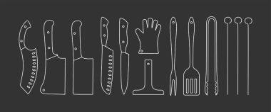 Barbekü, ızgara aletleri ana hatları ayarlandı. Düzenlenebilir felç. Restoranda tasarım ambalajı, logo ve menü için siyah arkaplanda vektör stoku çizimi izole edildi. EPS10