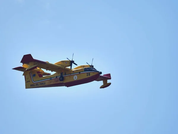 Een Schilderstuk Van Brandweerlieden Lucht — Stockfoto