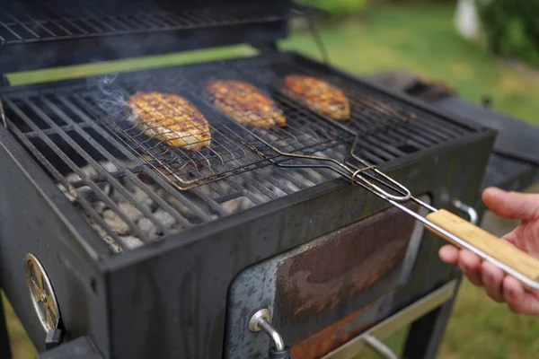 Grilled Salmon Steaks Coking Firewood Backyard High Quality Photo — Fotografia de Stock