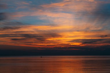 Panoramic view of seascape sunset at the Atlantic Ocean in Woodland State Park, Long Island the USA. High-quality photo