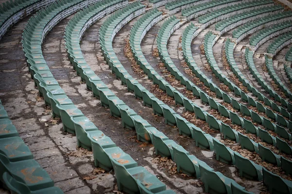 Rijen Stoelen Een Theater Openlucht — Stockfoto