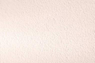 Beyaz beton duvarın pürüzsüz dokusu kaba bir yüzey ısınma filtresi, metin ve arkaplan için alanı var..