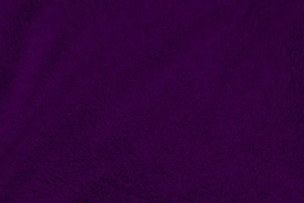 紫のきれいなウールの質感の背景 軽い天然羊のウール 白いシームレスコットン デザイナーのためのふわふわの毛皮の質感 クローズアップフラグメントバイオレットウールカーペット — ストック写真