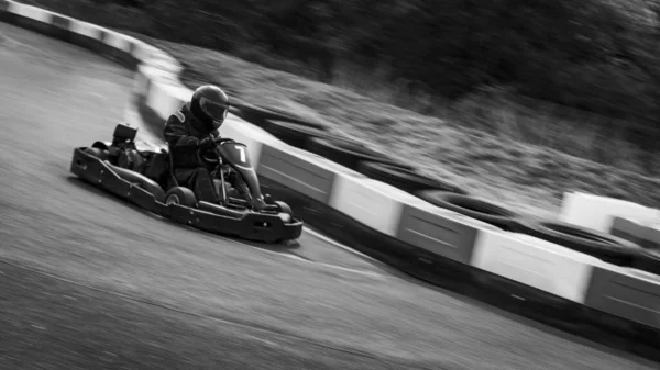 Μια Panning Shot Ενός Αγωνιστικού Καρτ Όπως Κύκλωμα Ενός Κομματιού — Φωτογραφία Αρχείου