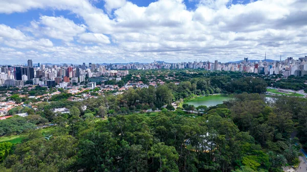 Luchtfoto Van Ibirapuera Park Sao Paulo Woningbouw Buurt Meer Het — Stockfoto