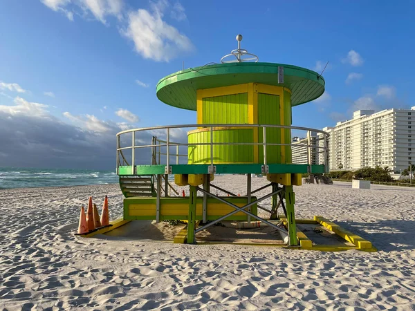 Icónica Casa Salvavidas Verde Miami Beach Hermoso Cielo Azul Amanecer — Foto de Stock