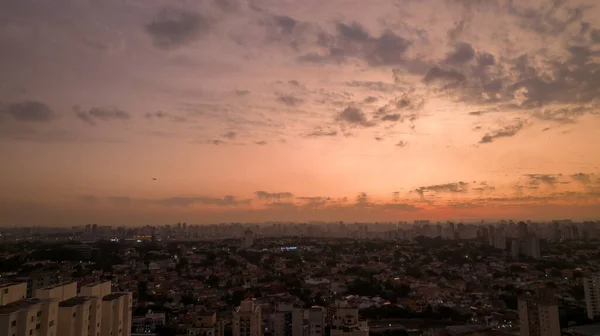 Όμορφη Ουρανό Σύννεφα Ένα Ηλιοβασίλεμα Στο Paulo Βραζιλία Στη Γειτονιά — Φωτογραφία Αρχείου