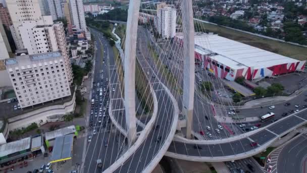 サンホセ カンポスのケーブル滞在橋の空中写真 — ストック動画