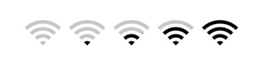 Wi-Fi ikonları. Kablosuz iletişim sembolü. İnternet ve mobil cihazlar için internete uzaktan erişimin piktogramı. Beyaz arkaplanda izole vektör işareti.
