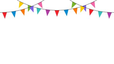 Renkli parti bayrakları. Bayraklı çelenk. Doğum günü kutlaması, festival ve güzel dekorasyon için dekoratif parti flamaları. Bayrakları asılmış tatil geçmişi. Kusursuz gökkuşağı çelengi.