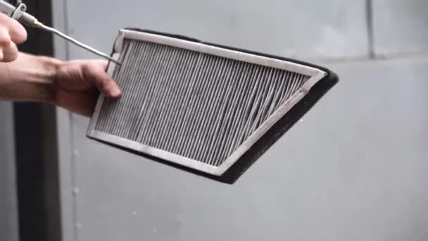 Καθαρισμός Φίλτρου Αέρα Αυτοκινήτου Κοντινό Πλάνο — Αρχείο Βίντεο
