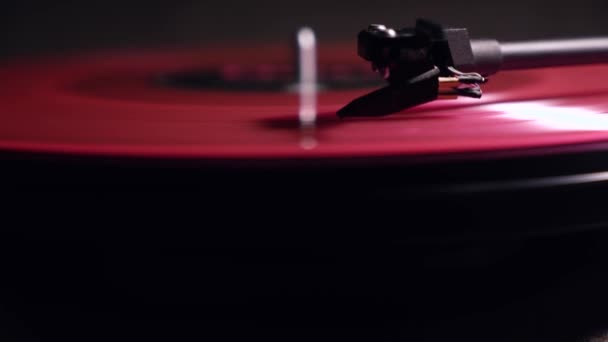 Vinyl Player Pink Plate Black Background Motion — Stock Video