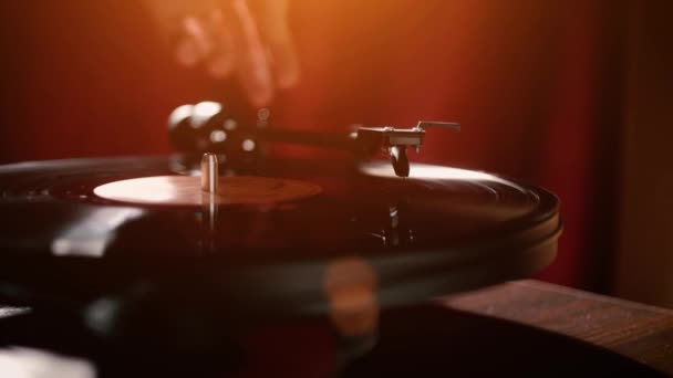 Vintage Vinyl Record Player Wooden Table Sunlight — Stock Video