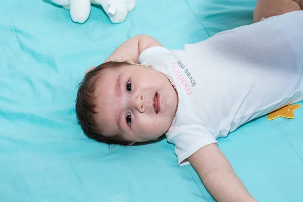 Bambino Molto Arrabbiato Triste Che Sta Piangere Perché Fame Guardando — Foto Stock