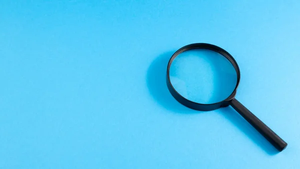 Searching Informational Data Internet Information Search Concept Magnifying Glass Blue — Foto de Stock