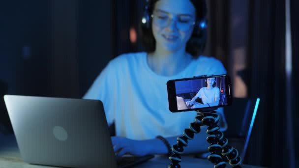 Young Blogger Girl Teenager Recording Live Broadcast Stream Computer Game — Stock Video