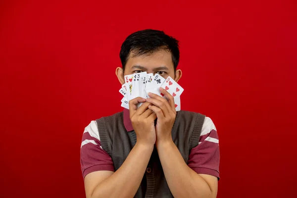 Desfocado Fundo Abstrato Homem Asiático Segurando Poker Jogando Cartas Fundo — Fotografia de Stock