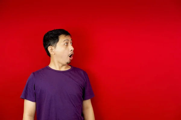Surprised Face Asian Man Showed Empty Space Content Advertising Model — Stock Photo, Image