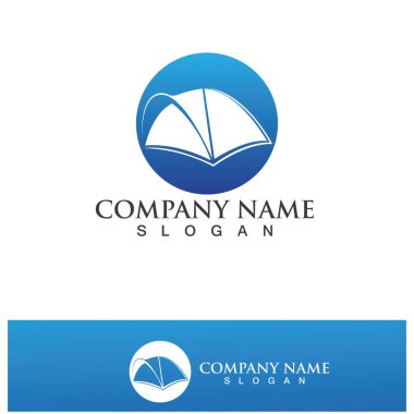 Kamp ateşi logosu, siyah arka planda vektör çizimi. Çapraz odun ve ateş kütükleri. Klasik rozet.