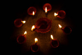 Diwali světla s diyas olejové lampy
