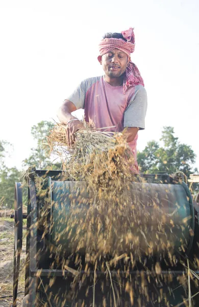 Indiano Rural Homem Falando Celular — Fotografia de Stock