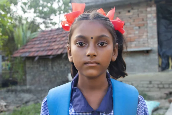 Ινδική Κυβέρνηση Χωριό Κορίτσια Σχολείο Λειτουργούν Φορητό Υπολογιστή Ενώ Μητέρα Εικόνα Αρχείου