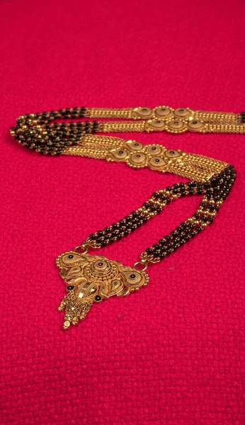 Mangalsutra Gouden Ketting Dragen Door Een Getrouwde Hindoe Vrouwen Gearrangeerd — Stockfoto