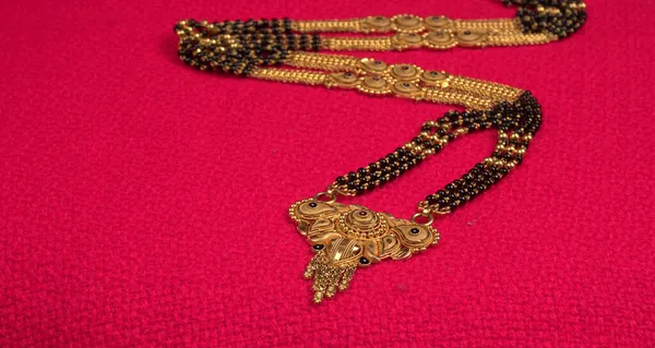 Mangalsutra Collar Oro Para Llevar Por Una Mujer Hindú Casada —  Fotos de Stock