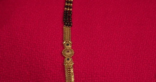 Mangalsutra Collar Oro Para Llevar Por Una Mujer Hindú Casada —  Fotos de Stock