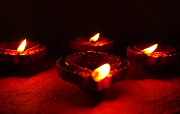 Lampade Clay Diya Accese Durante Celebrazione Del Diwali Greetings Card — Foto Stock