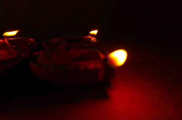 Lampy Clay Diya Zapalone Podczas Uroczystości Diwali Projektowanie Kart Pozdrowienia — Zdjęcie stockowe