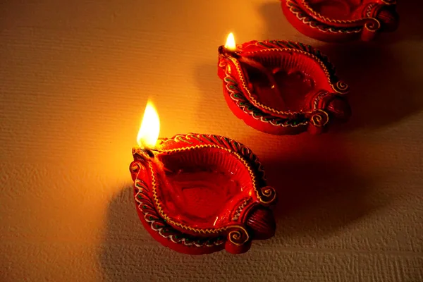 Lampade Clay Diya Accese Durante Celebrazione Del Diwali Greetings Card — Foto Stock