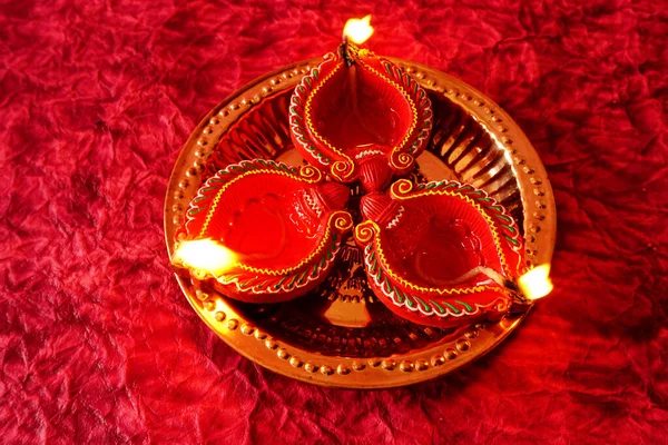 Lampade Clay Diya Accese Durante Celebrazione Del Diwali Greetings Card — Foto Stock