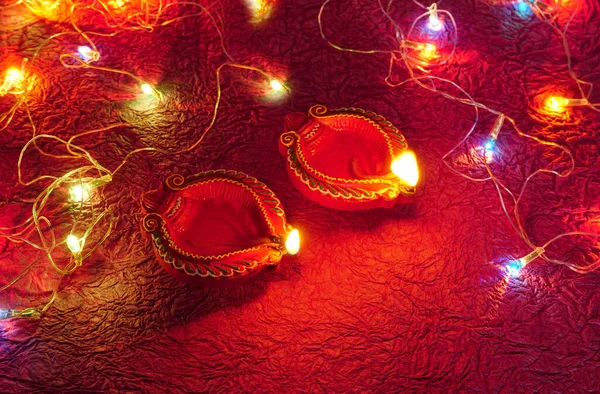 Clay Diya Lampy Osvětlené Barevné Věnce Během Diwali Celebration Pozdrav — Stock fotografie