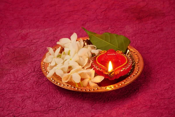 Clay Diya Lamp Lit White Flowers Diwali Celebration Greetings Card — Stock Photo, Image
