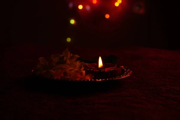 Clay Diya Lamp Lit White Flowers Diwali Celebration Greetings Card — Stock Photo, Image