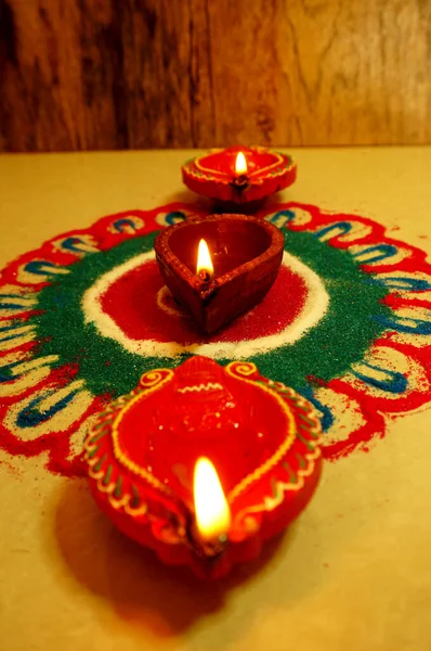 Lampade Clay Diya Accese Durante Celebrazione Del Diwali Greetings Card — Foto Stock